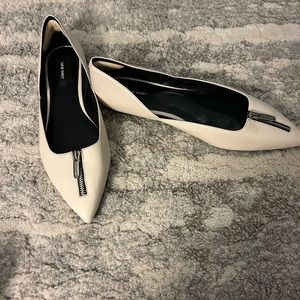 Beautiful new nine west dress flats